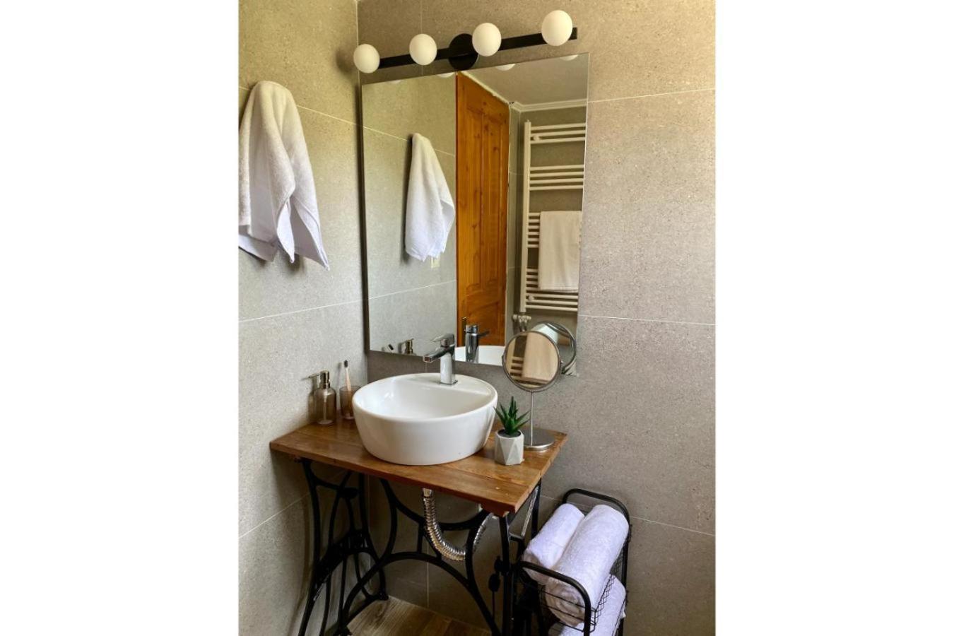 Apartment 4-bdrms Bright