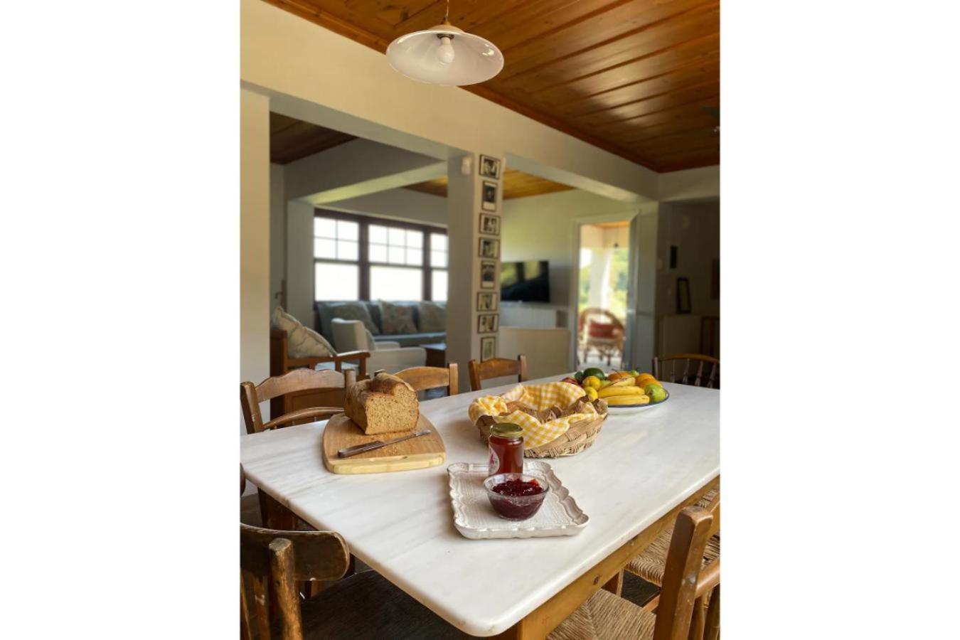 4-bdrms Bright Apartment