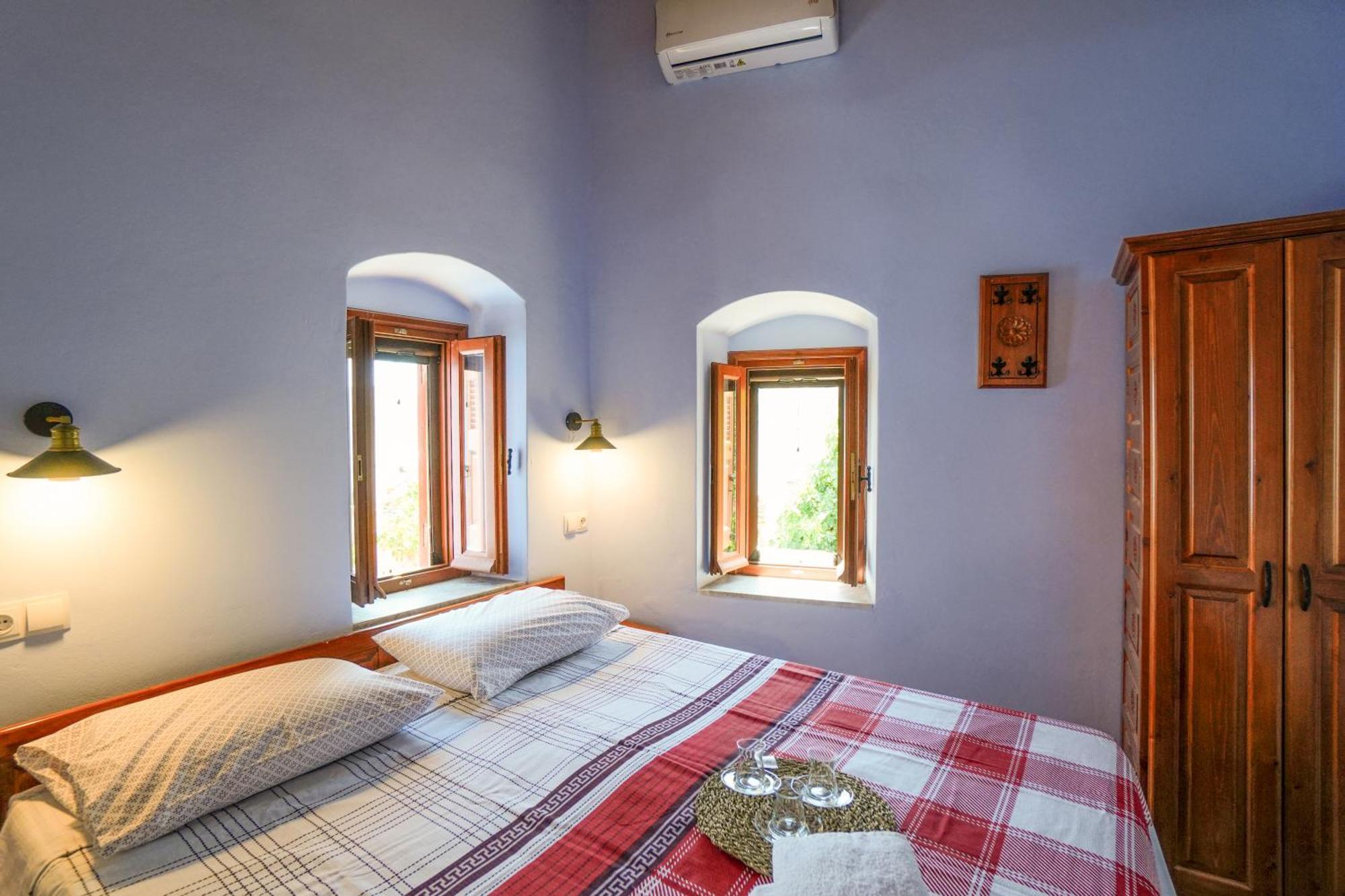 Uptown Indigo Apartment Symi
