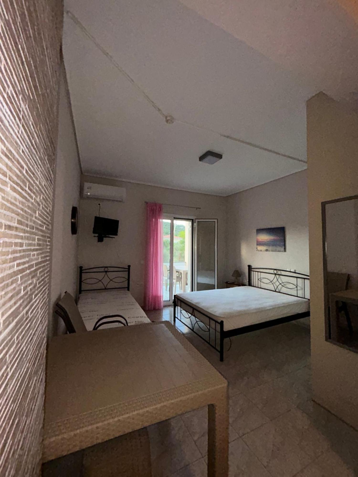 κτήμα καρνέση Apartment Edipsos