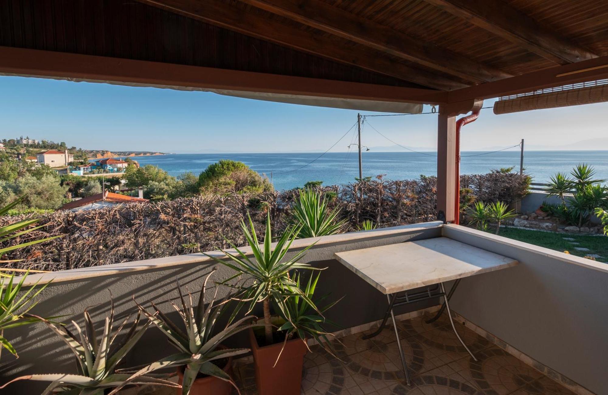 Villa Tanias Seafront Villa-by Rentalspro Services- Halkidiki *