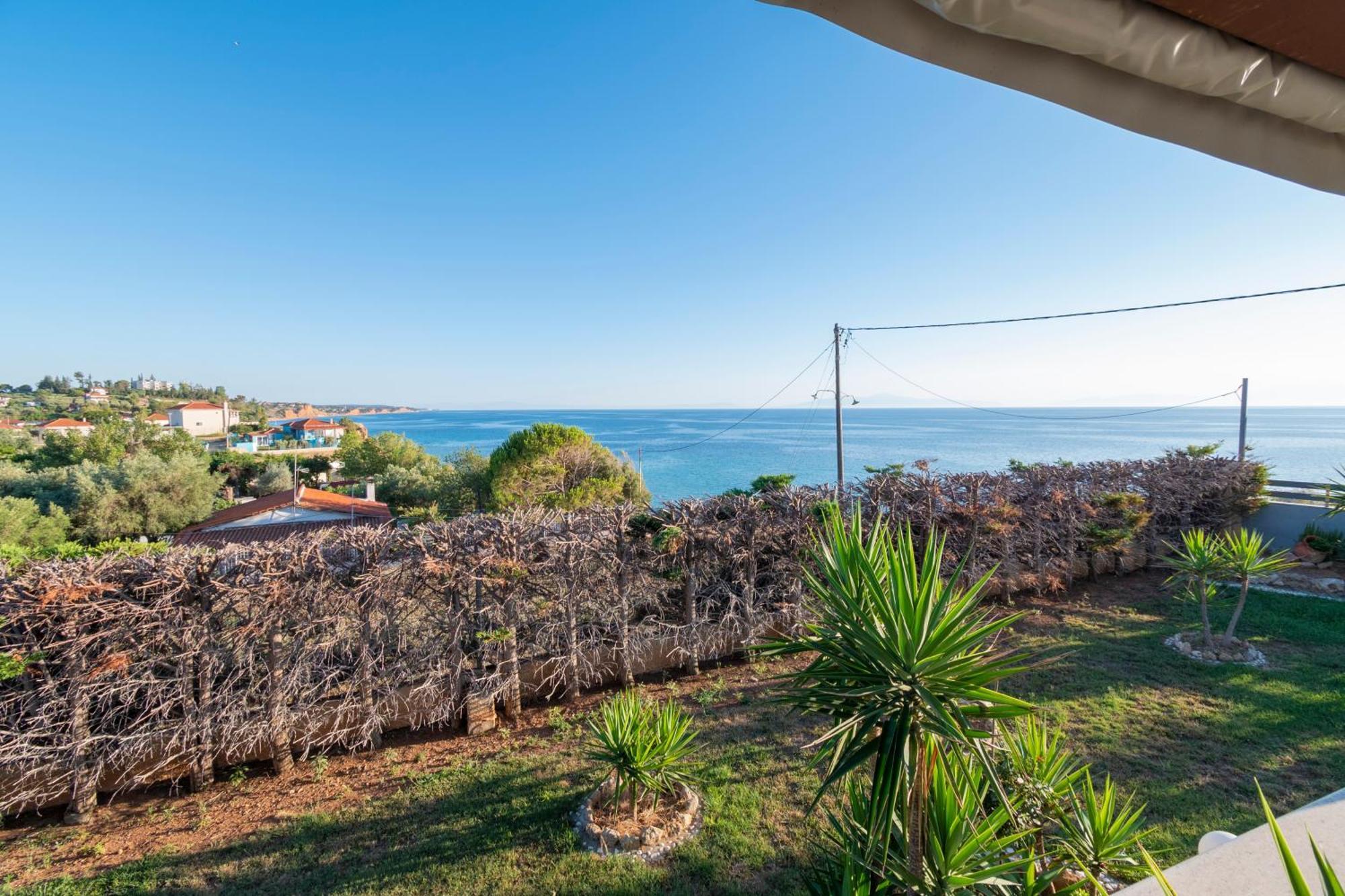 Tanias Seafront Villa-by Rentalspro Services- Halkidiki Villa Nea Poteidaia