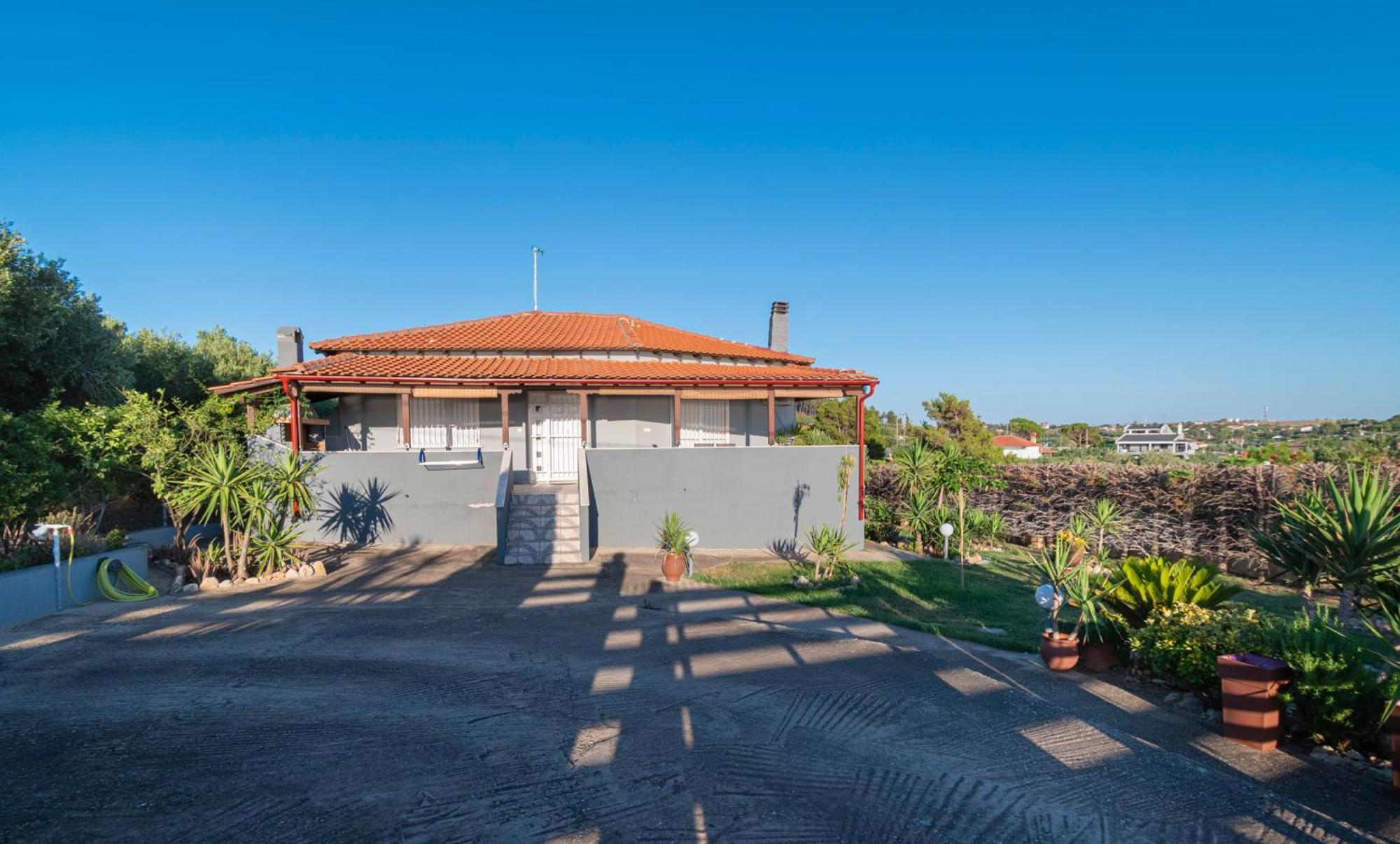 Villa Tanias Seafront Villa-by Rentalspro Services- Halkidiki
