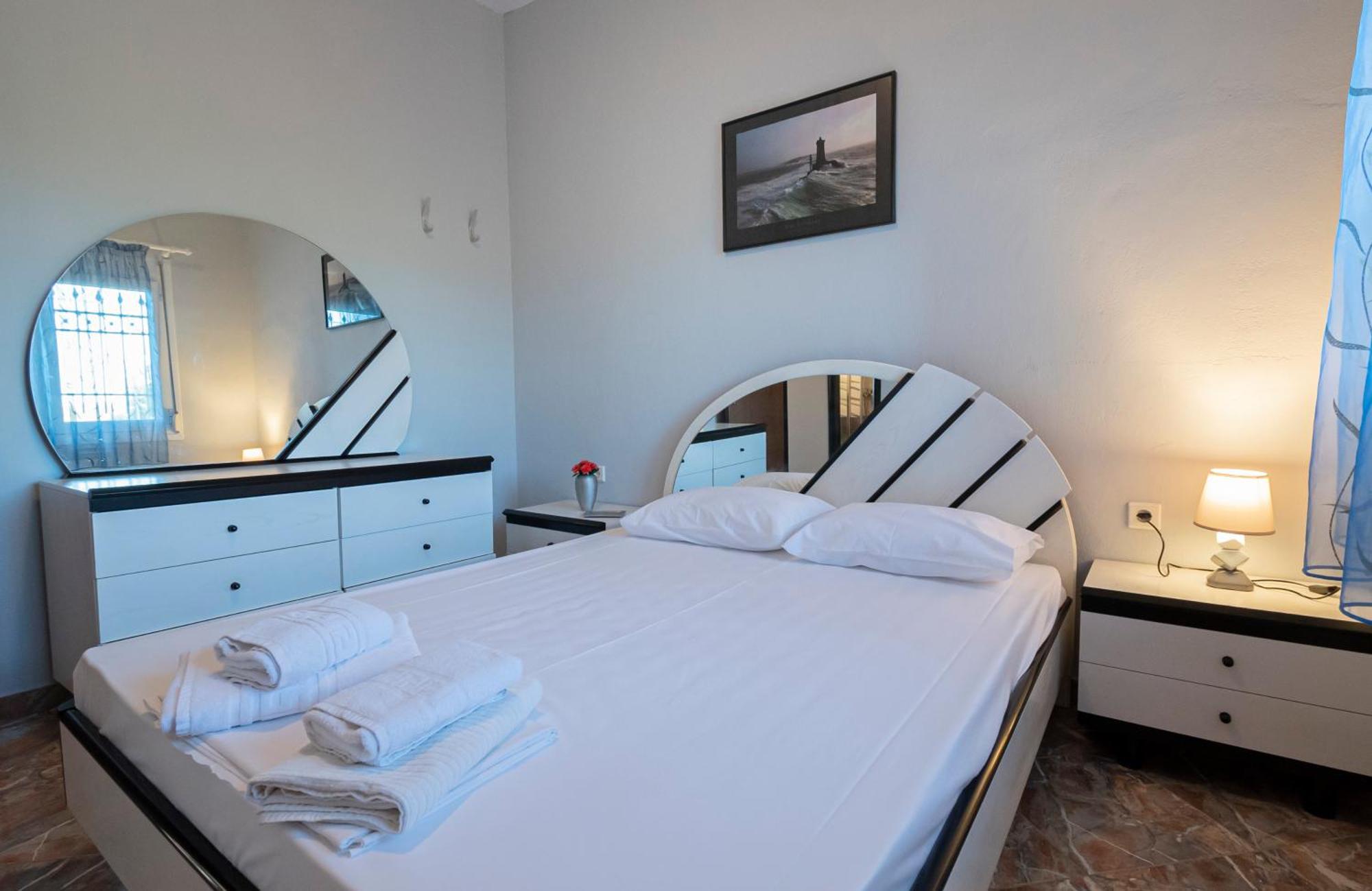 Villa Tanias Seafront Villa-by Rentalspro Services- Halkidiki *