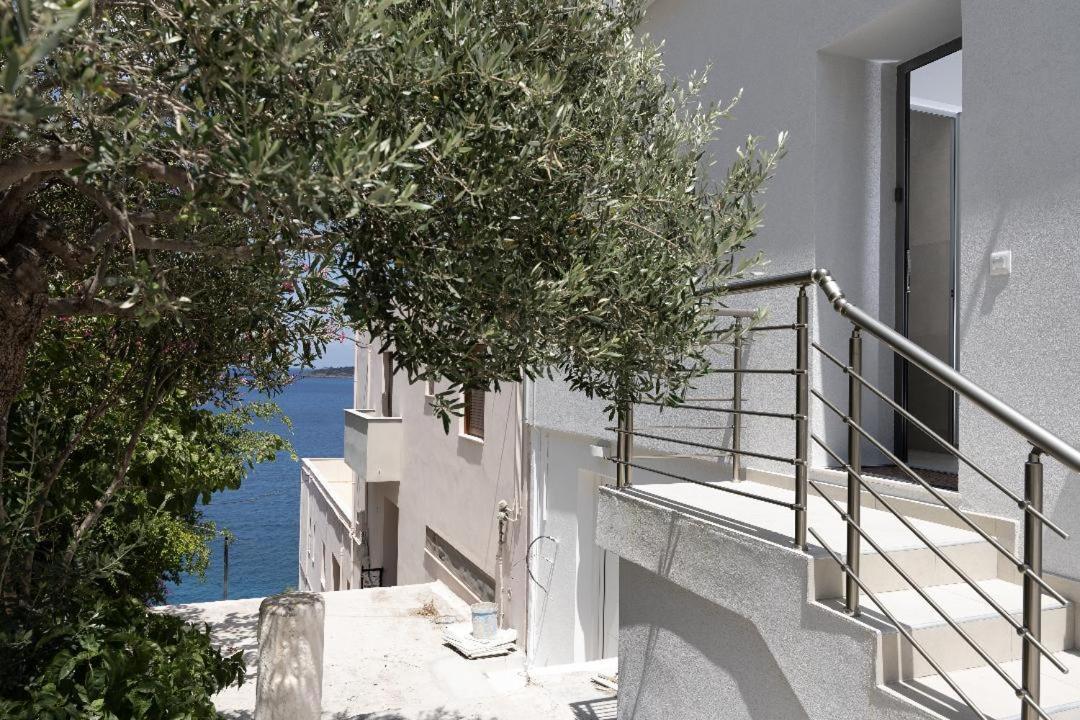 Sea View Uno 2 *