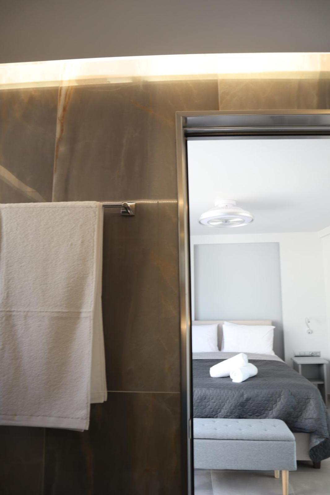 Golden 2 Apartment *