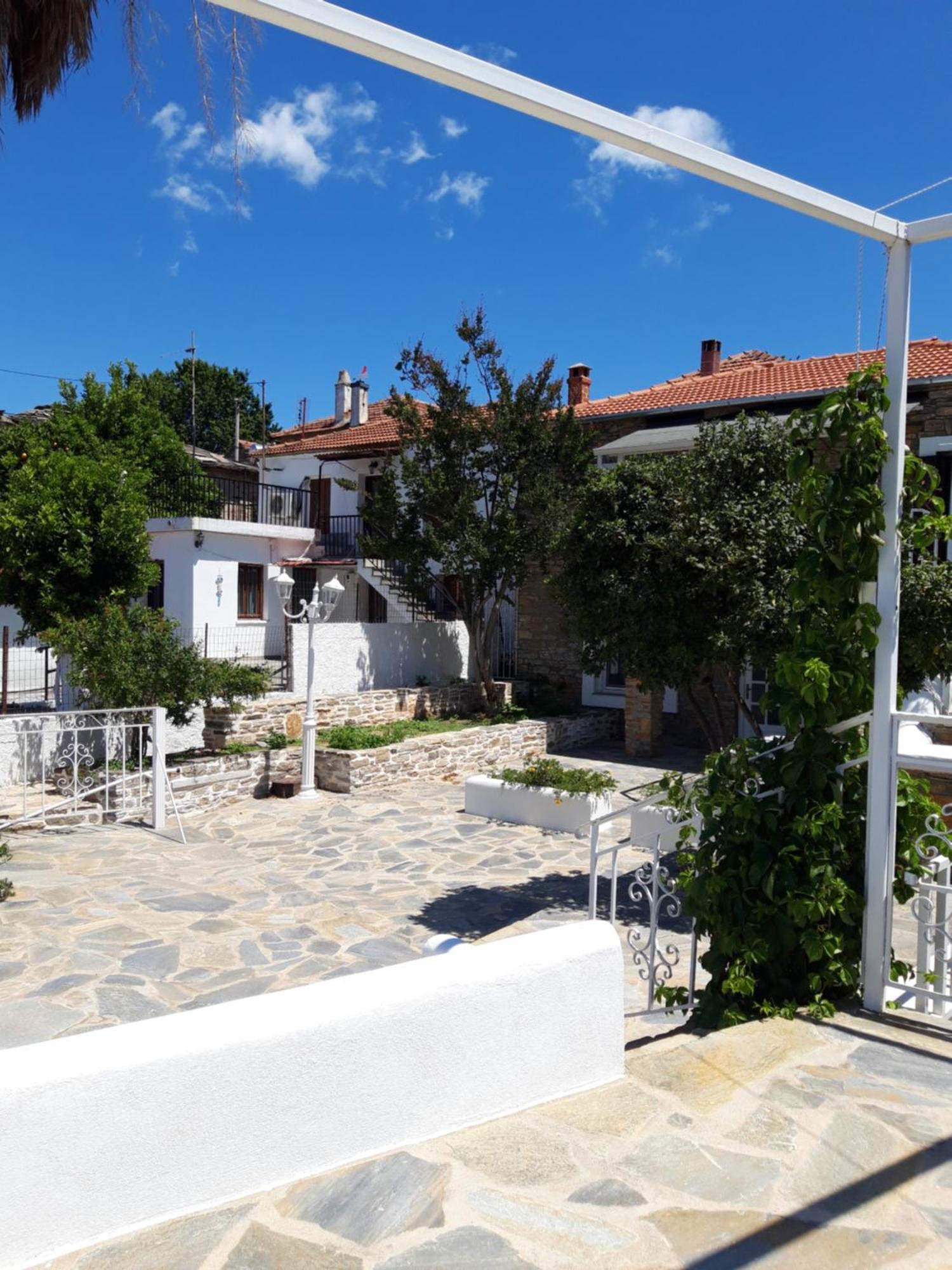Aspasia Apartment *