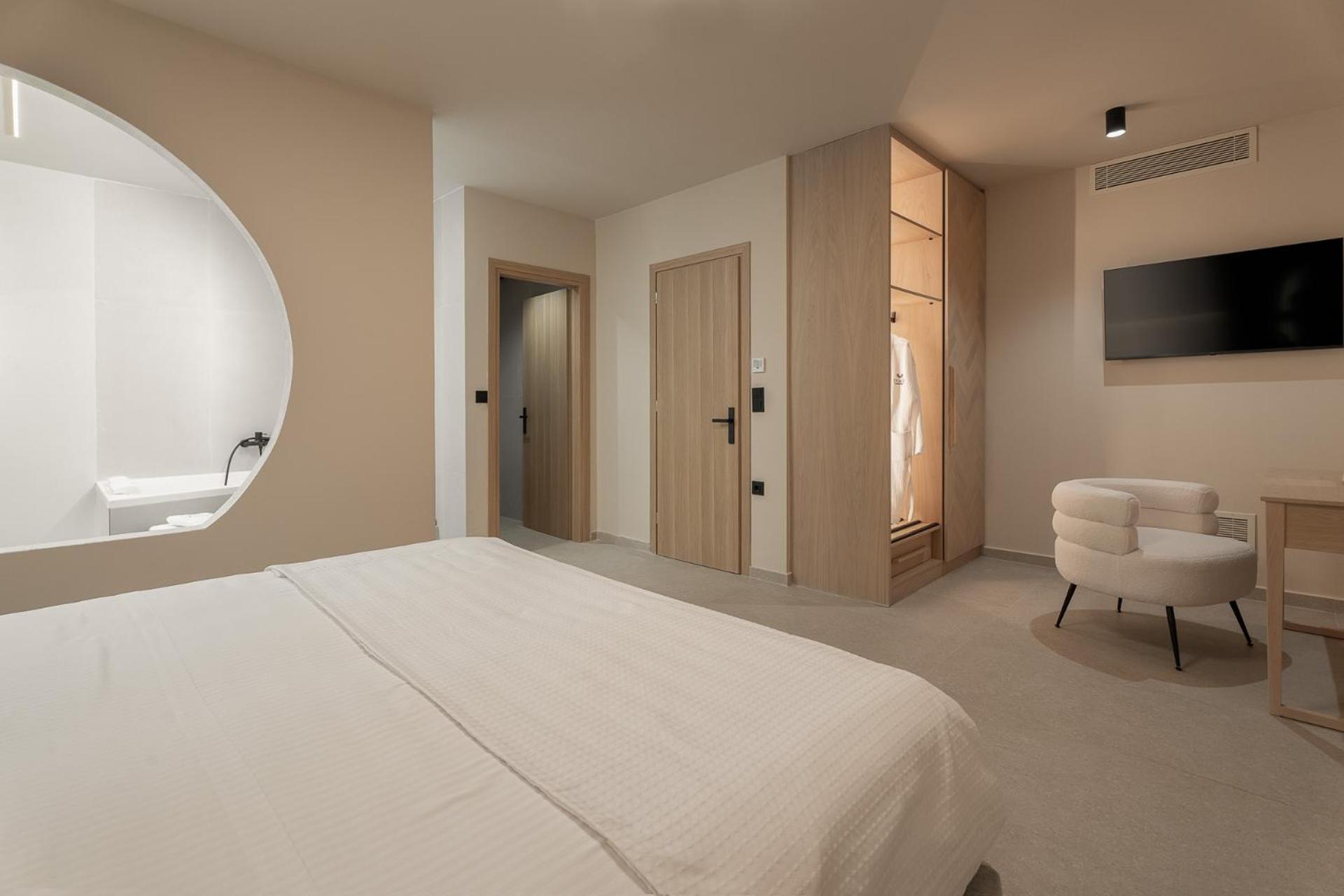Piccadill Luxury * Methoni (Messenia)