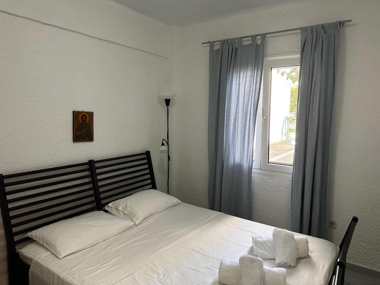 Greek White House * Toroni