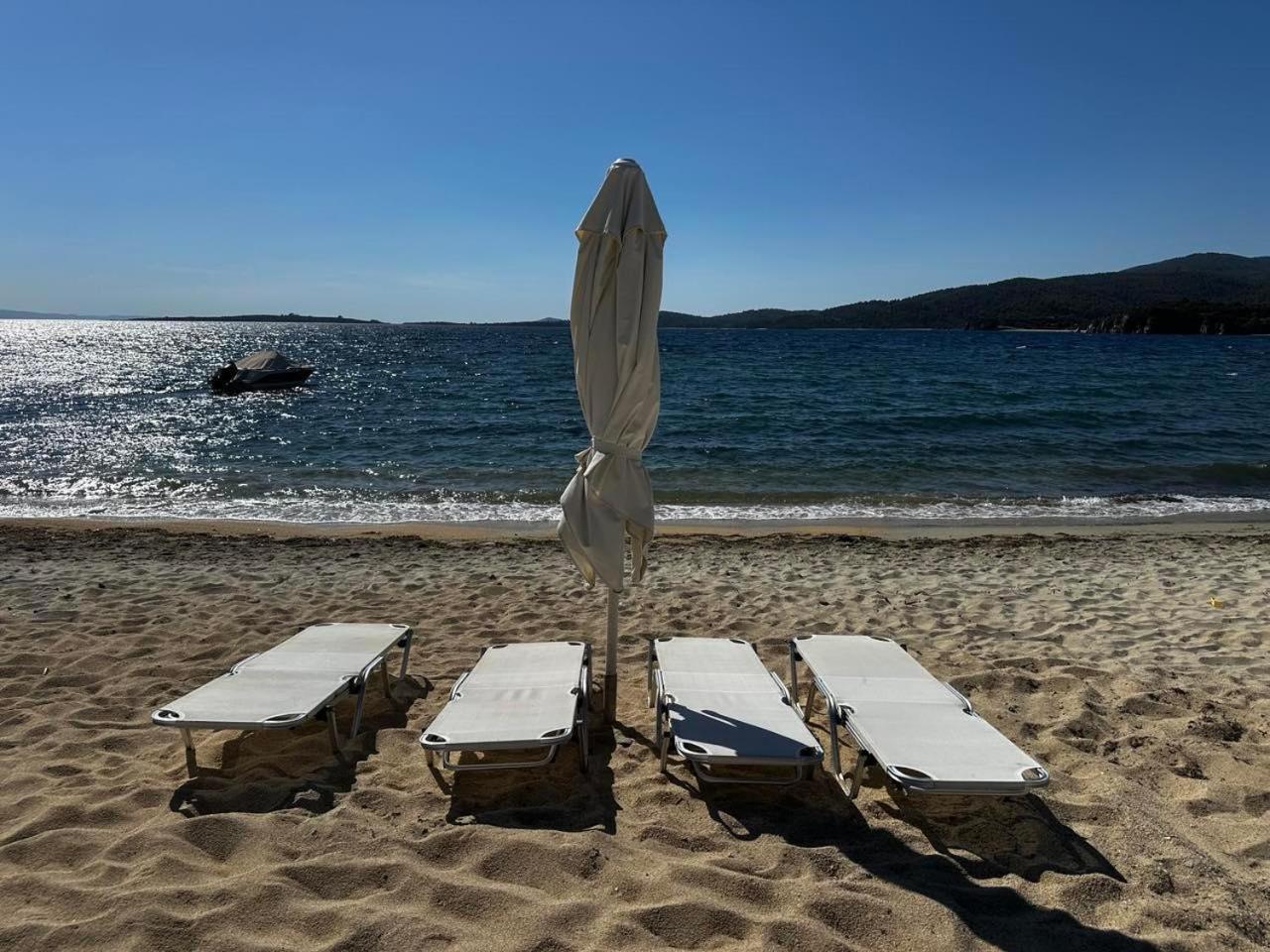 Holiday home Greek White House Toroni