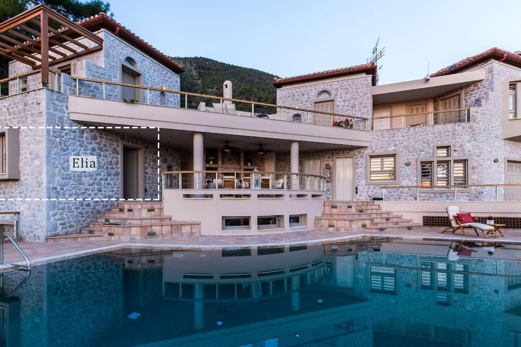 Elia Junior In Epidavros With Shared Pool Apartment