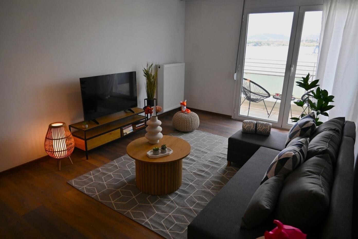 Houseloft Seaview Retreat *