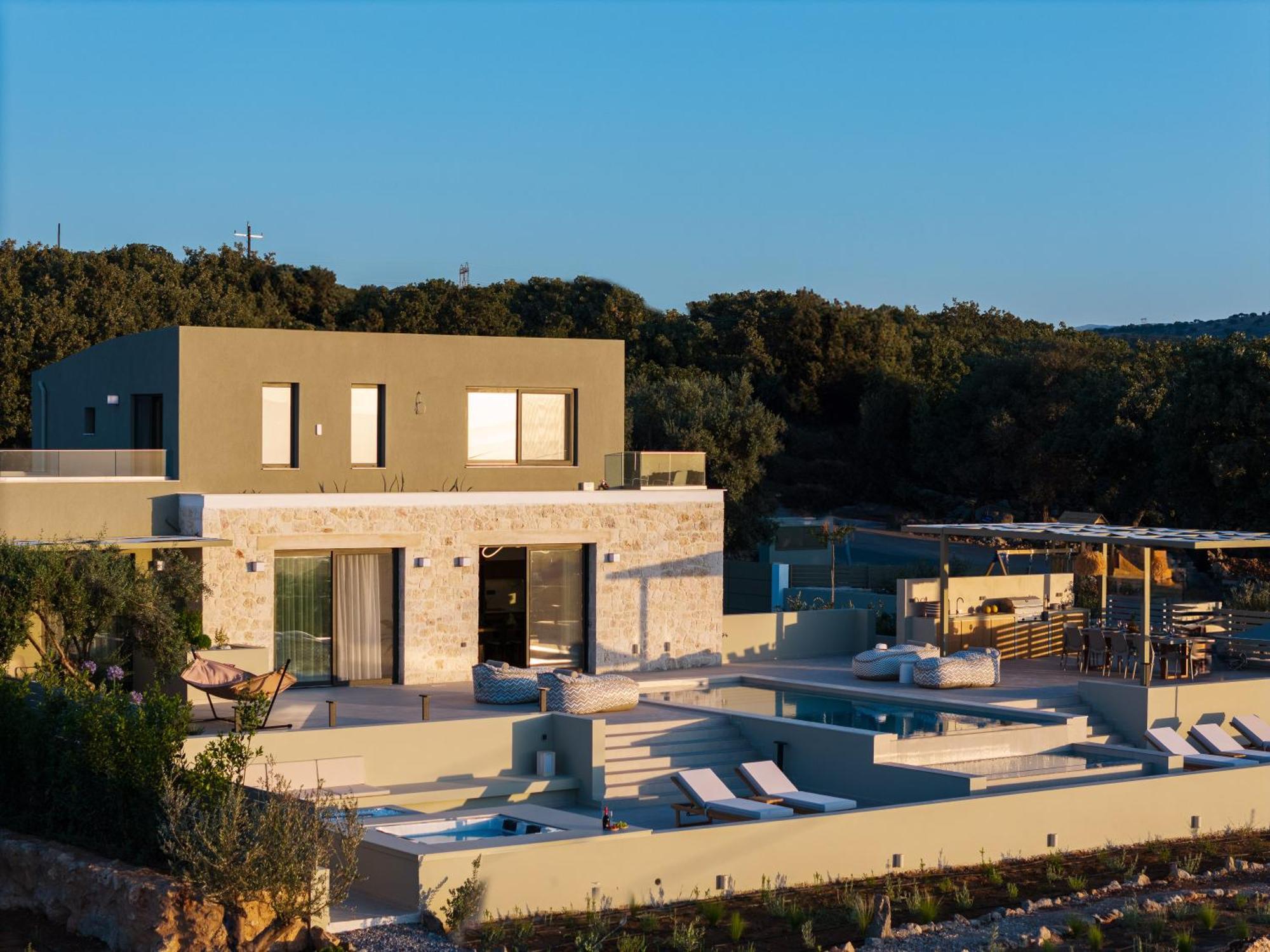 Villa Manto Villas, Heated Pool, Whirlpool, Seaview, By Thinkvilla