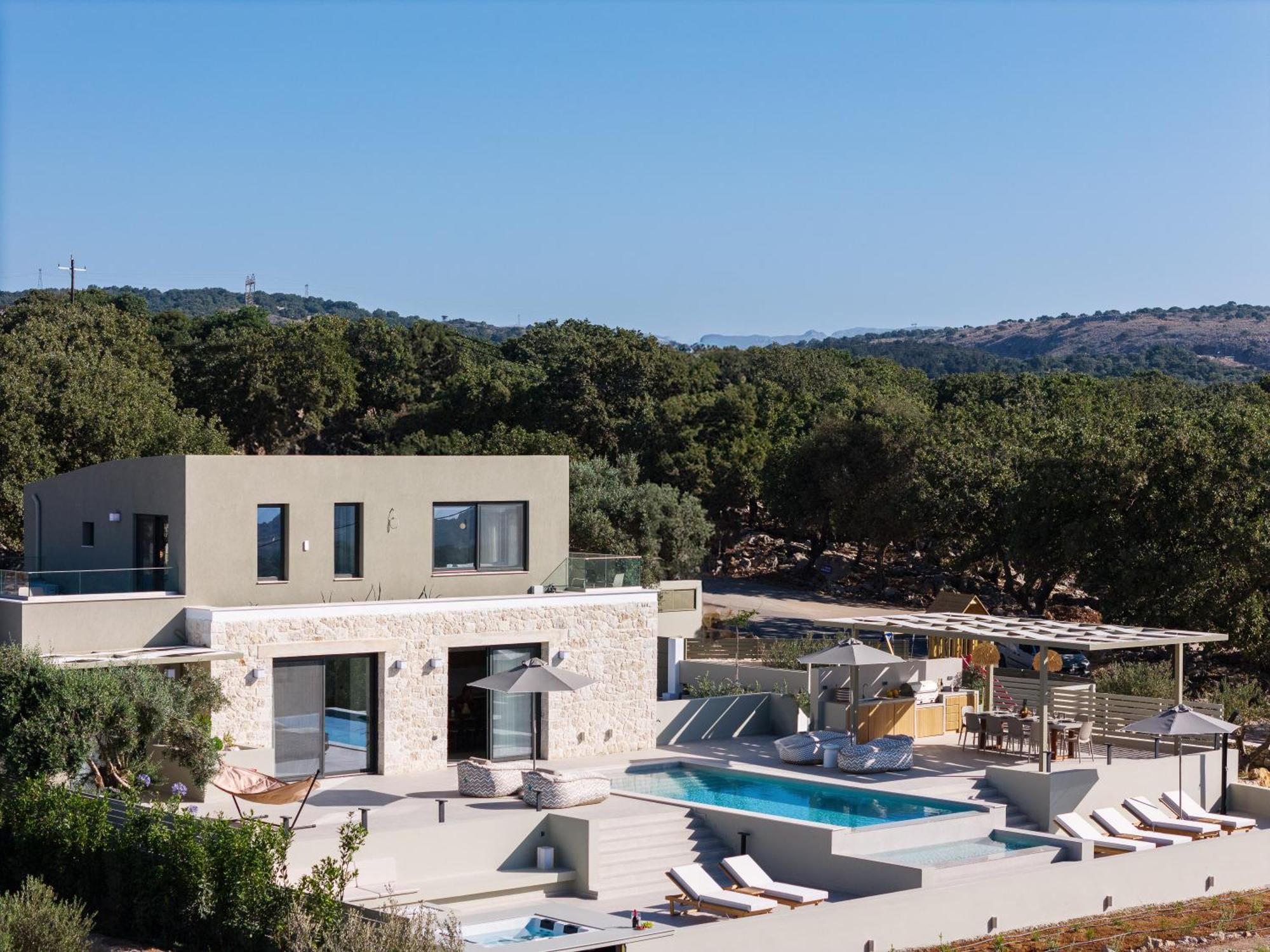 Manto Villas, Heated Pool, Whirlpool, Seaview, By Thinkvilla Villa *