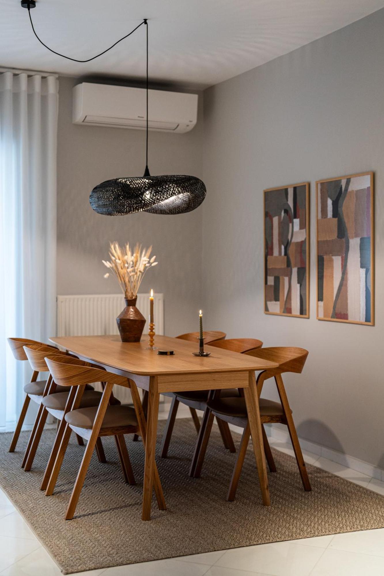 Living In Avantgarde Apartment *