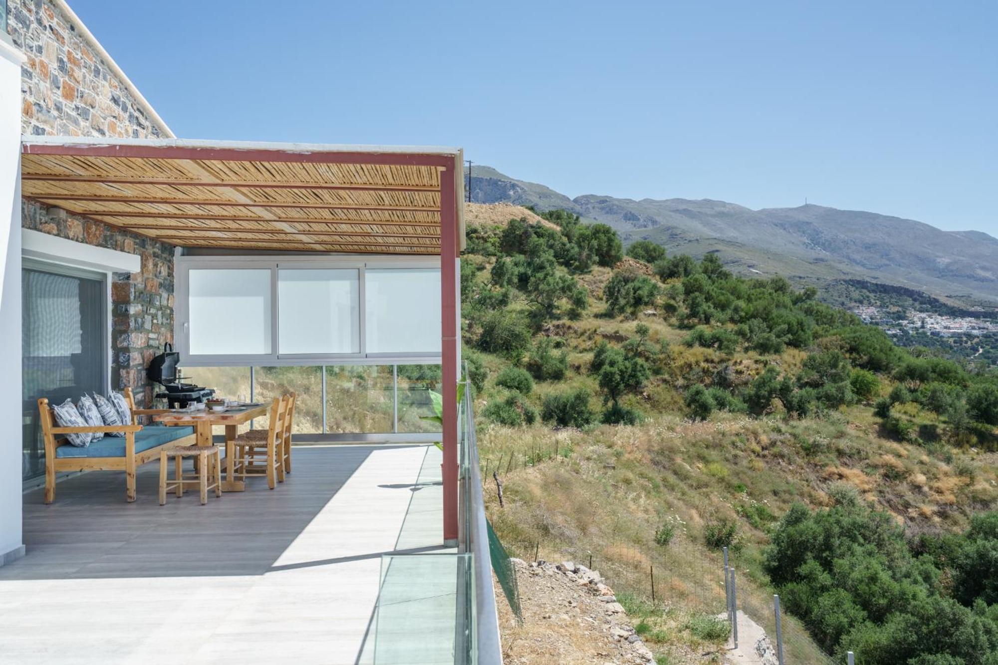 Villa New Paradosiako With Private Pool And Bbq Near To The Sellia (Rethymno)