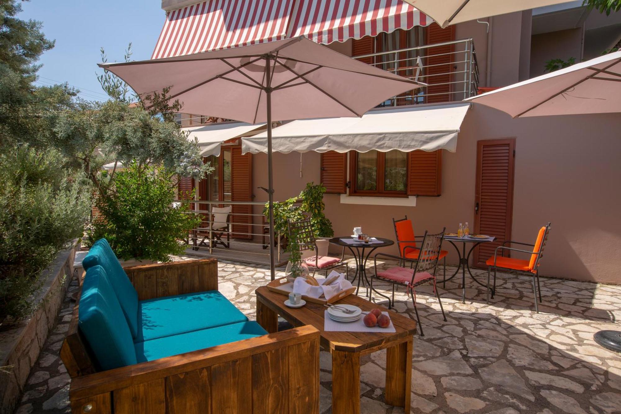 Athina 2*