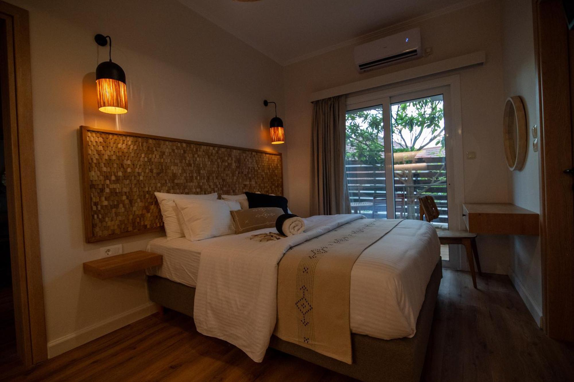 Village Apartment *