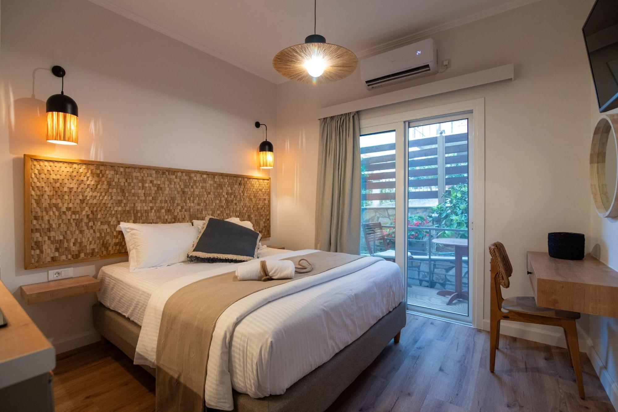 Village Apartment *