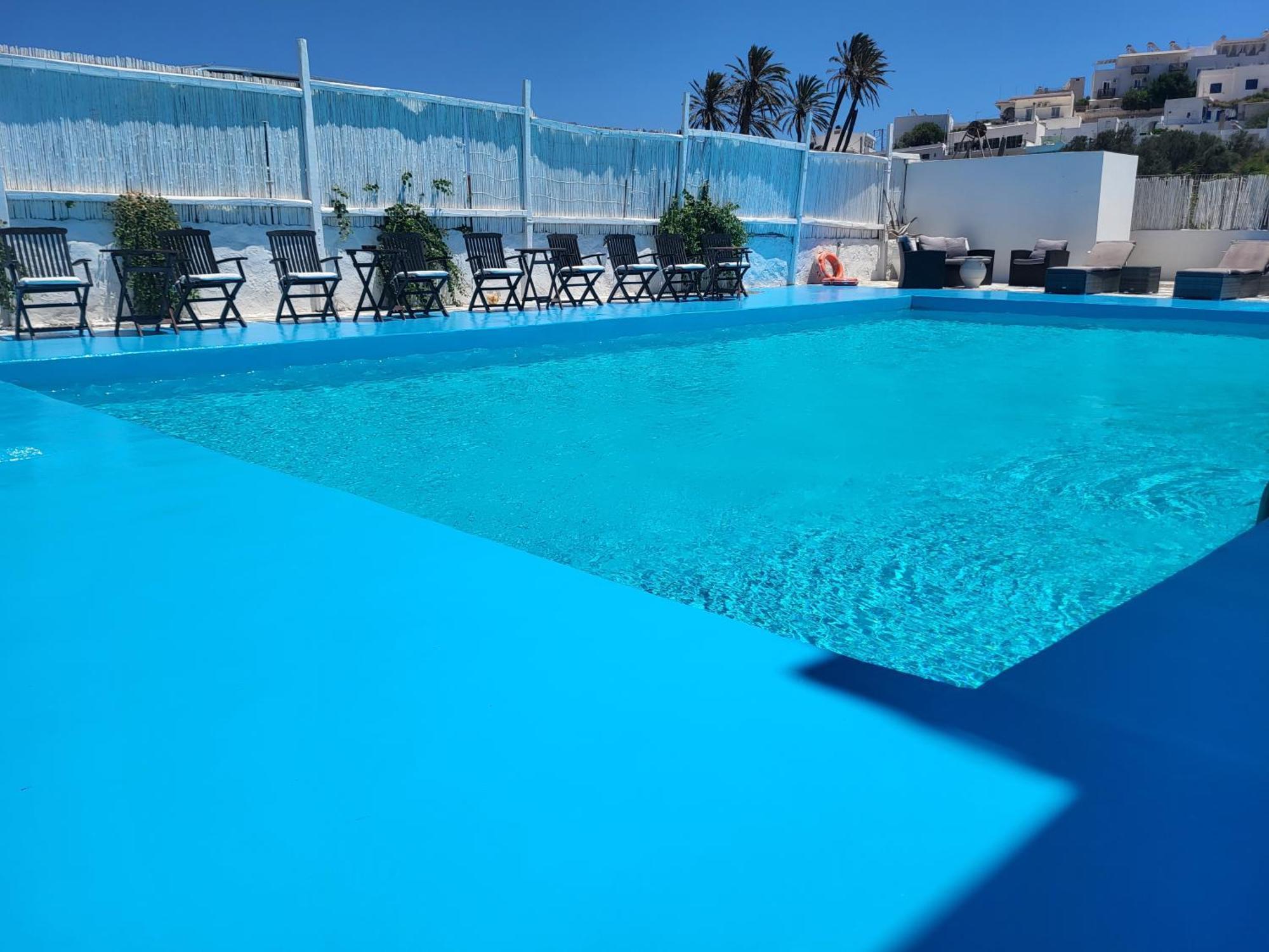 Liogerma Adamantas (Milos)