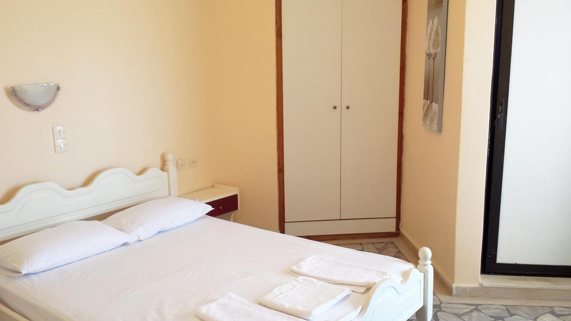 Guest house Intos