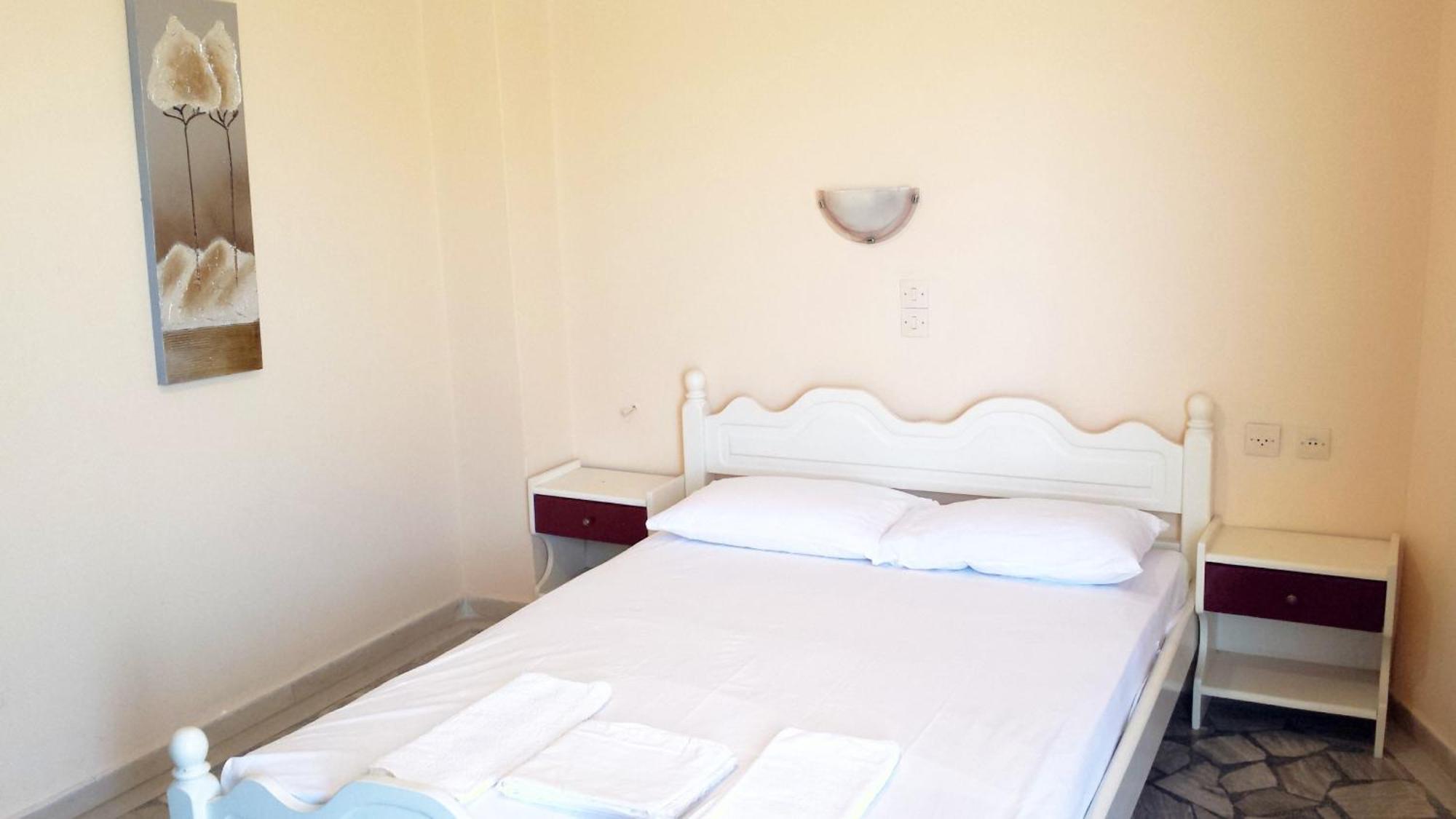 Intos Guest house *