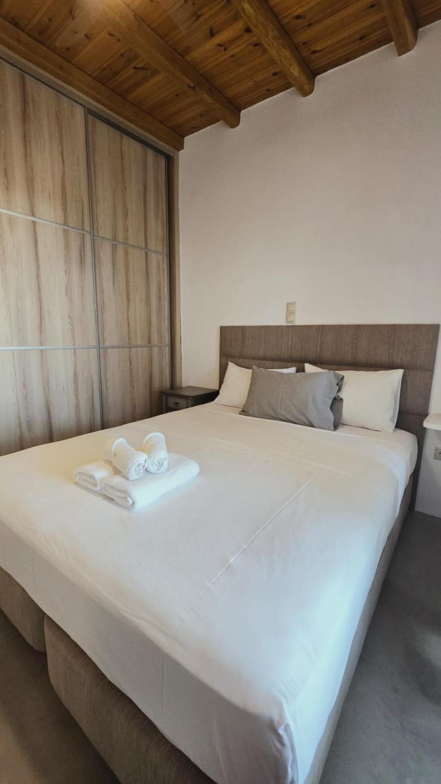 Flora & Agelos Studios Apartment Chrisi Akti (Paros)