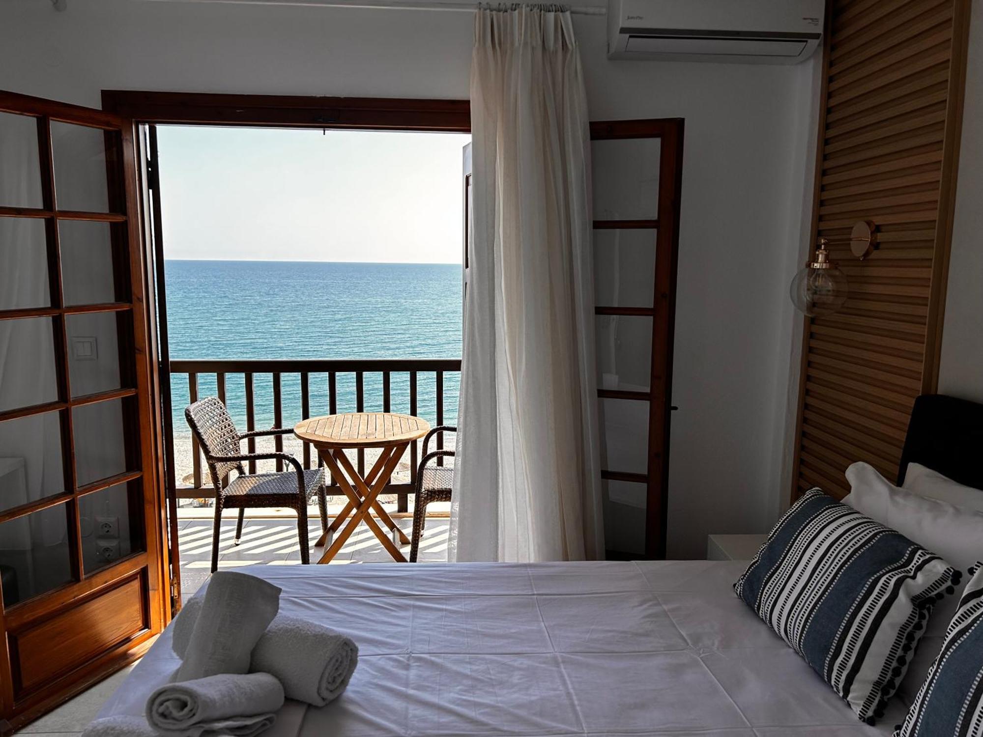 Akrogiali Guest house *