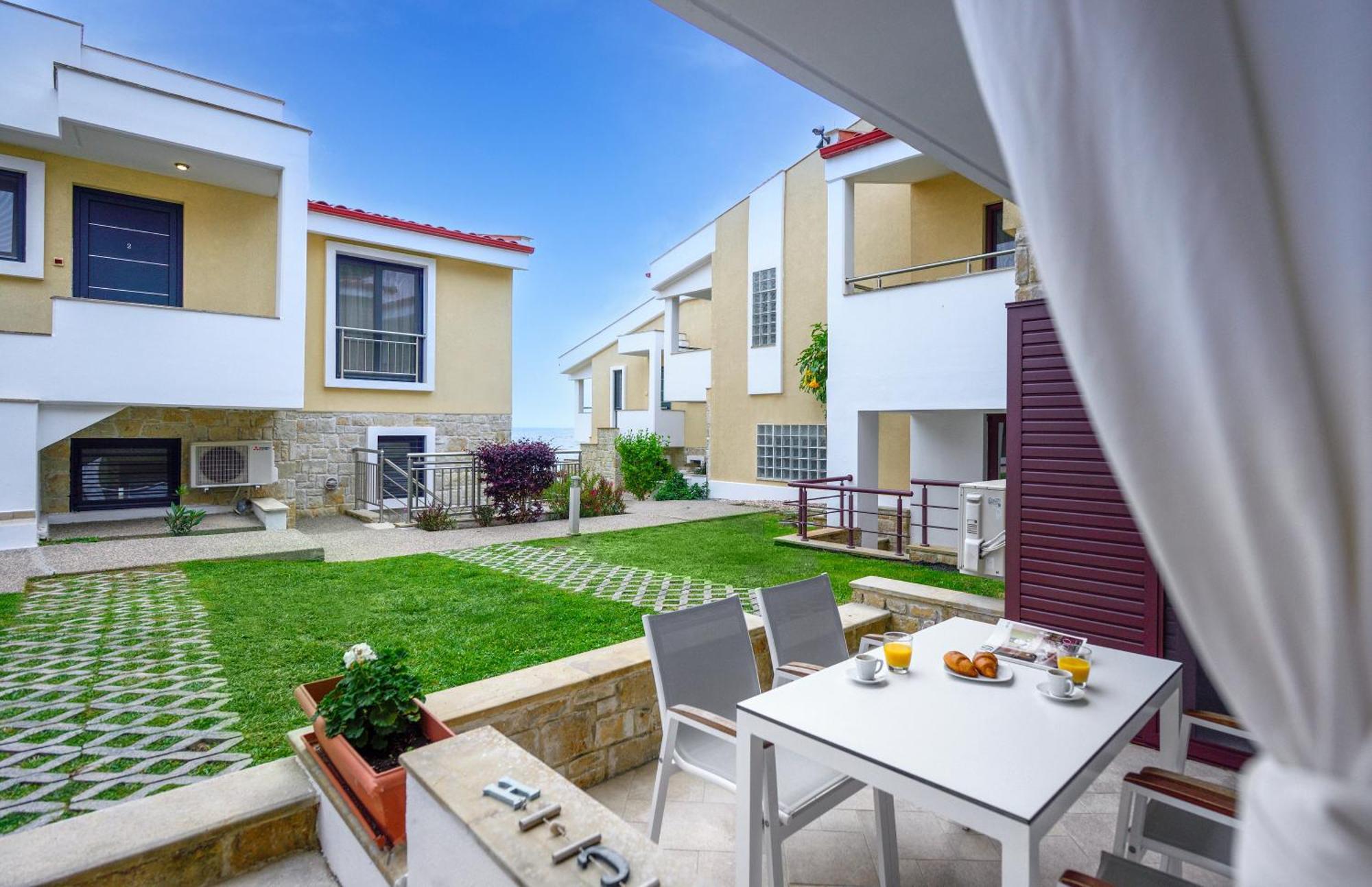 Elpiniki Luxury * Nea Poteidaia