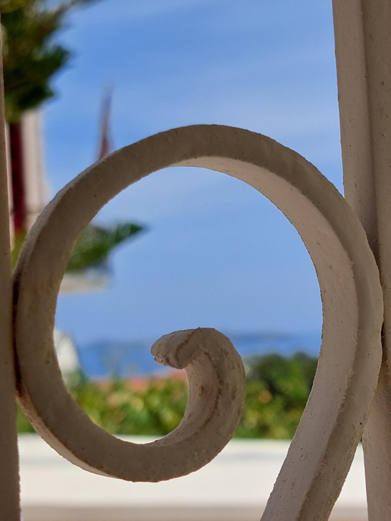 41 Homer Street * Ermoupoli