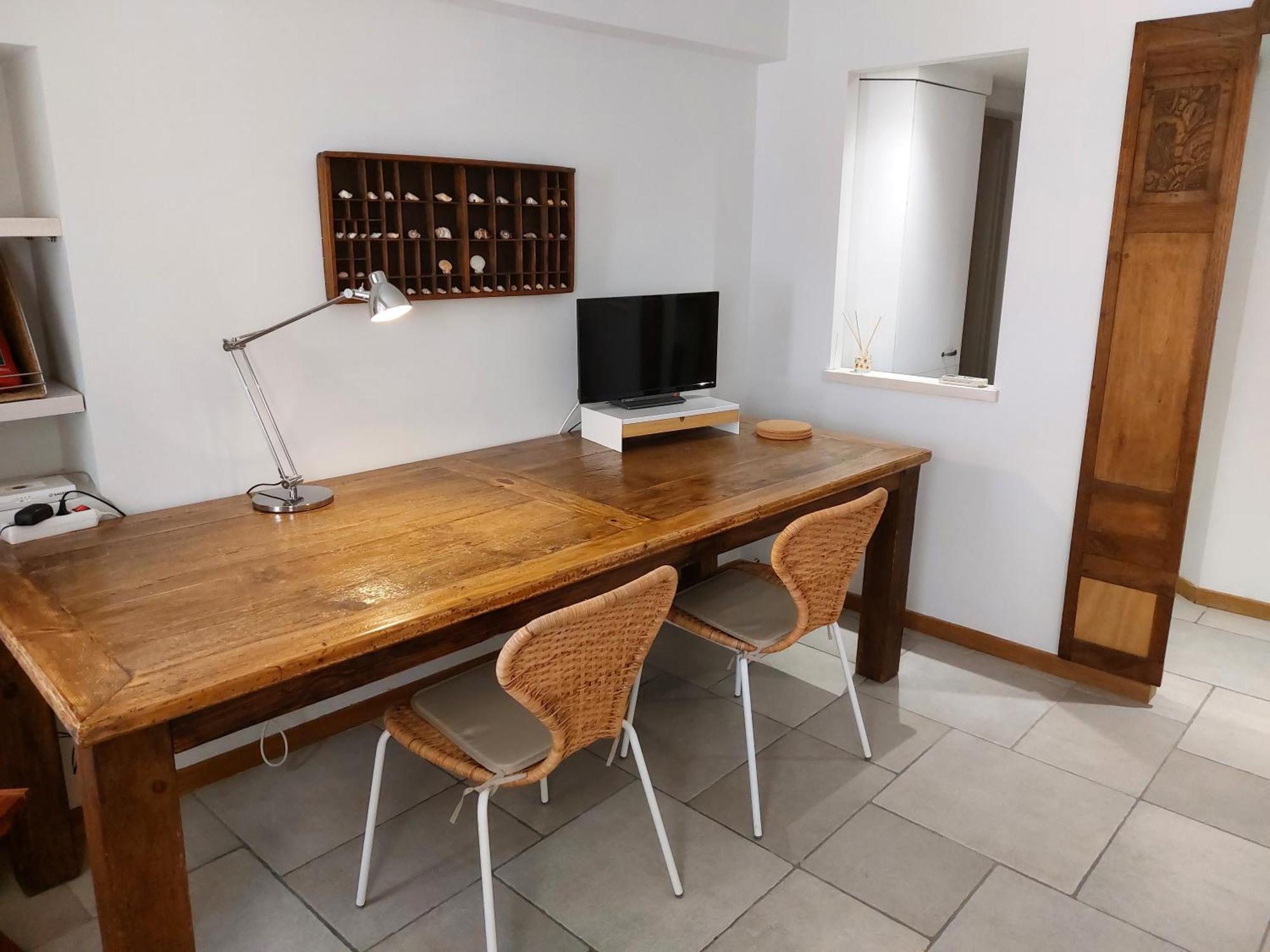 41 Homer Street * Ermoupoli