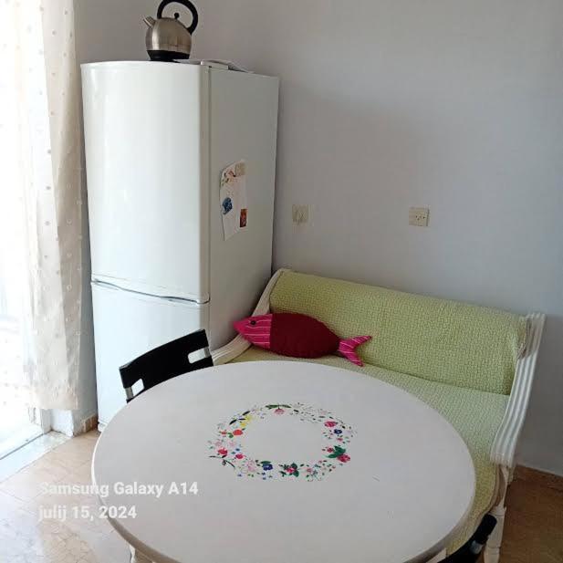 Apartment Acharavi *