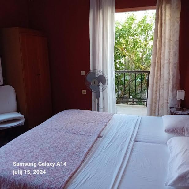 Acharavi * Acharavi (Corfu)