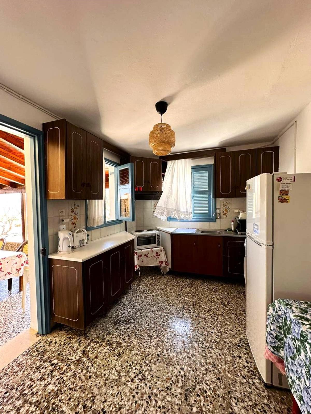 Amοopi Villa *