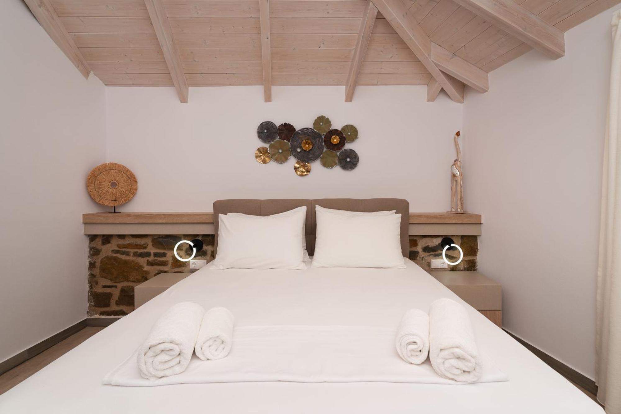 Lithos Hotel *
