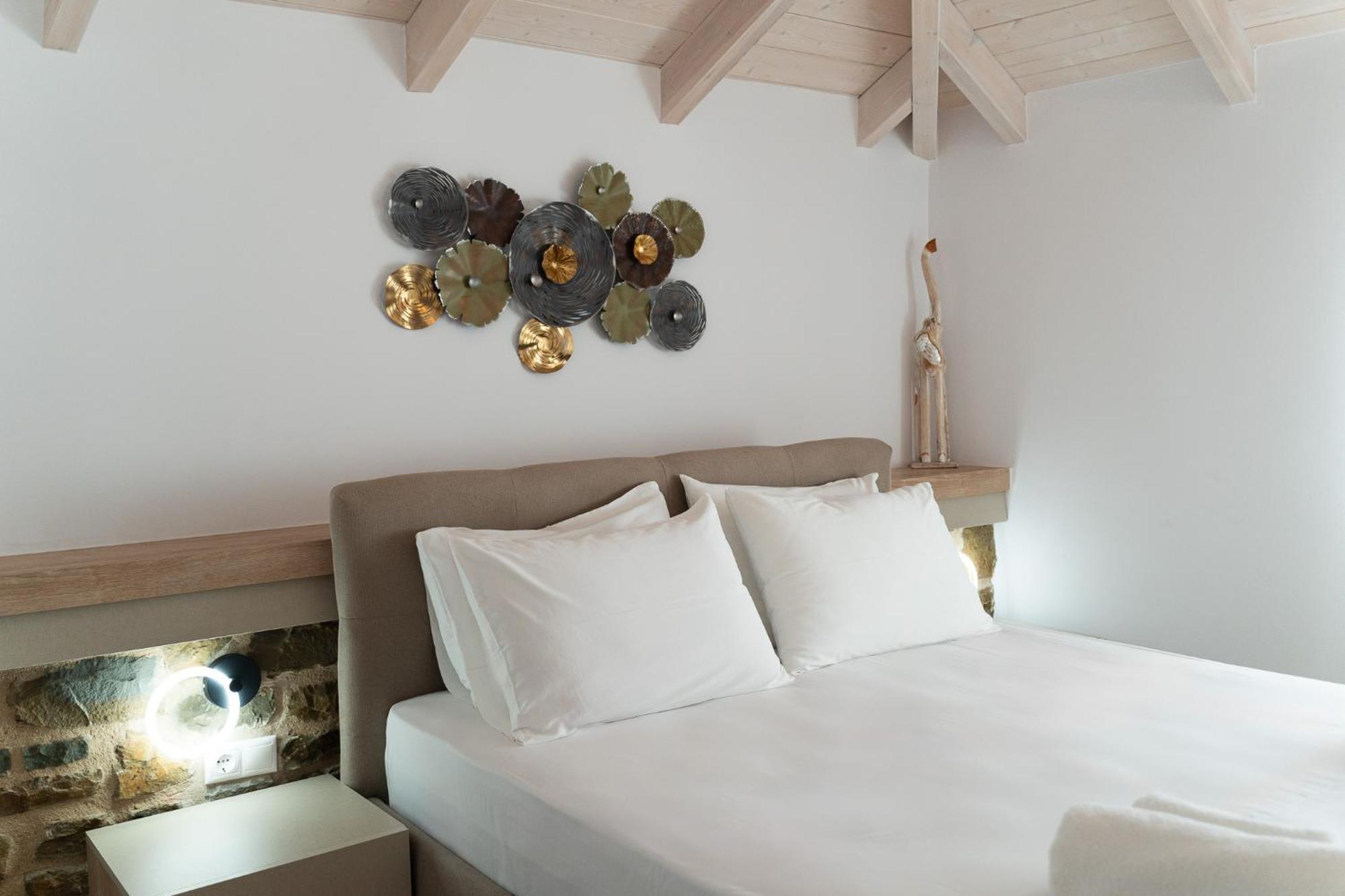 Lithos Hotel *