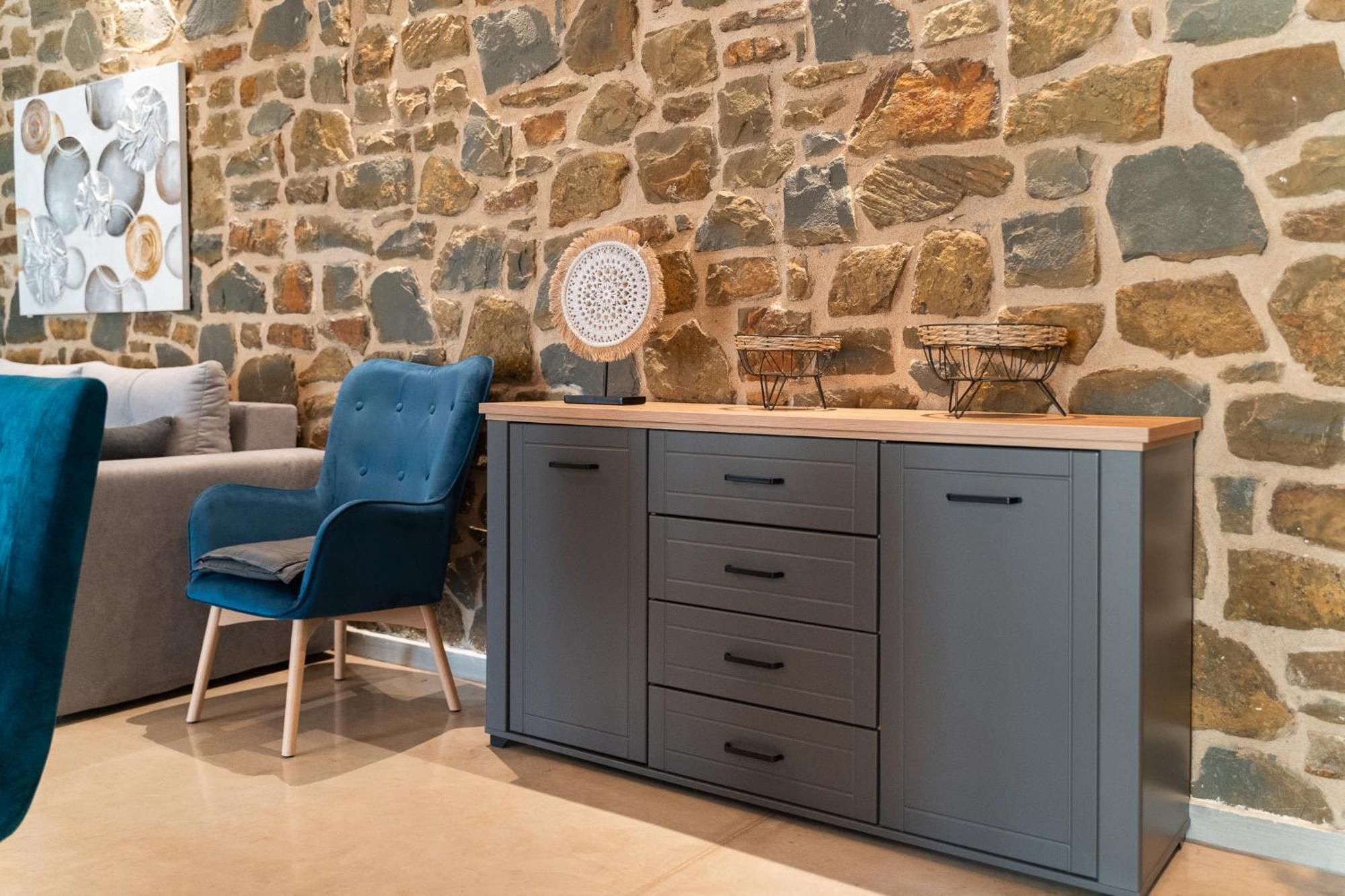 Lithos * Finikounta