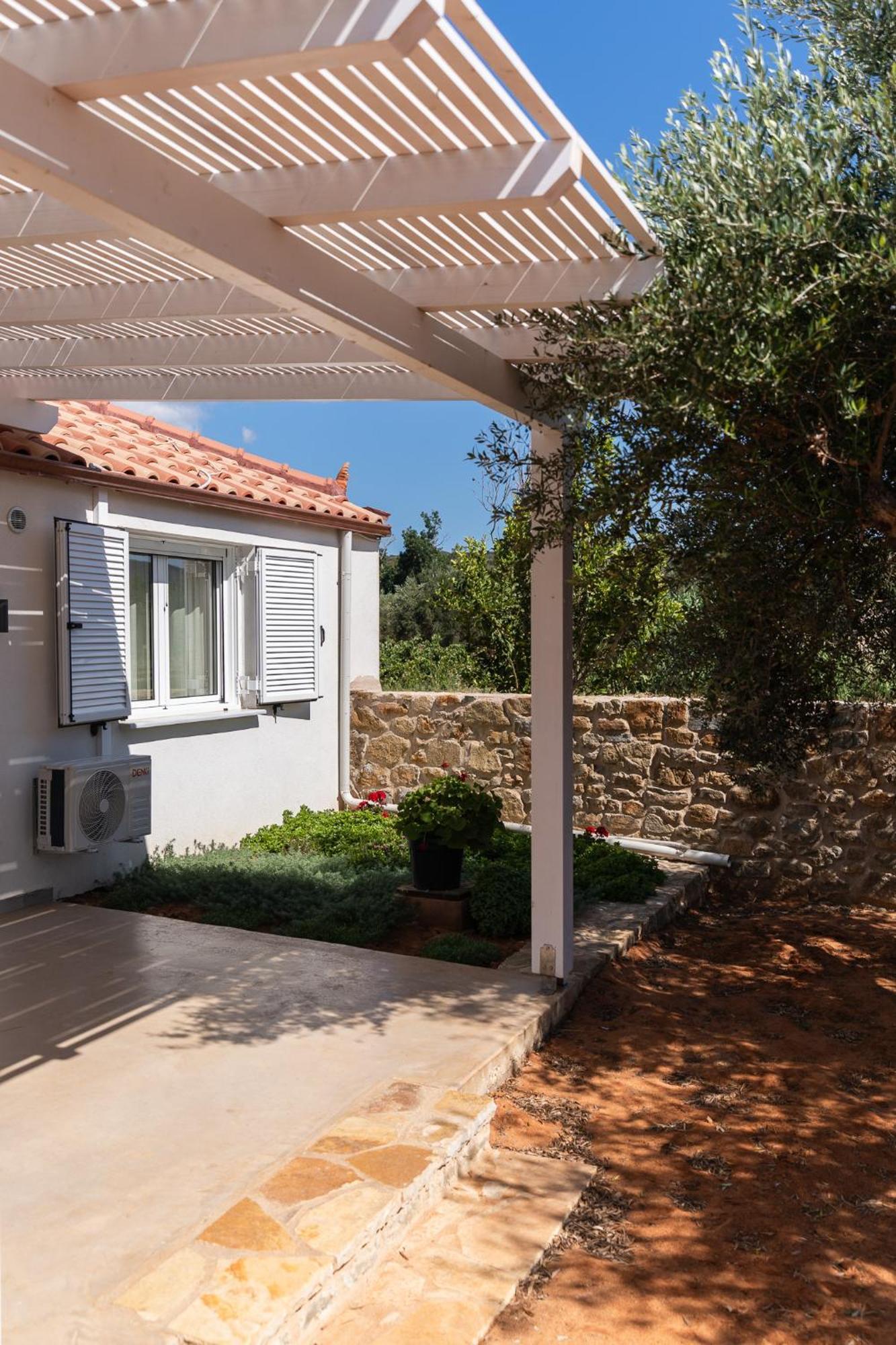 Lithos * Finikounta