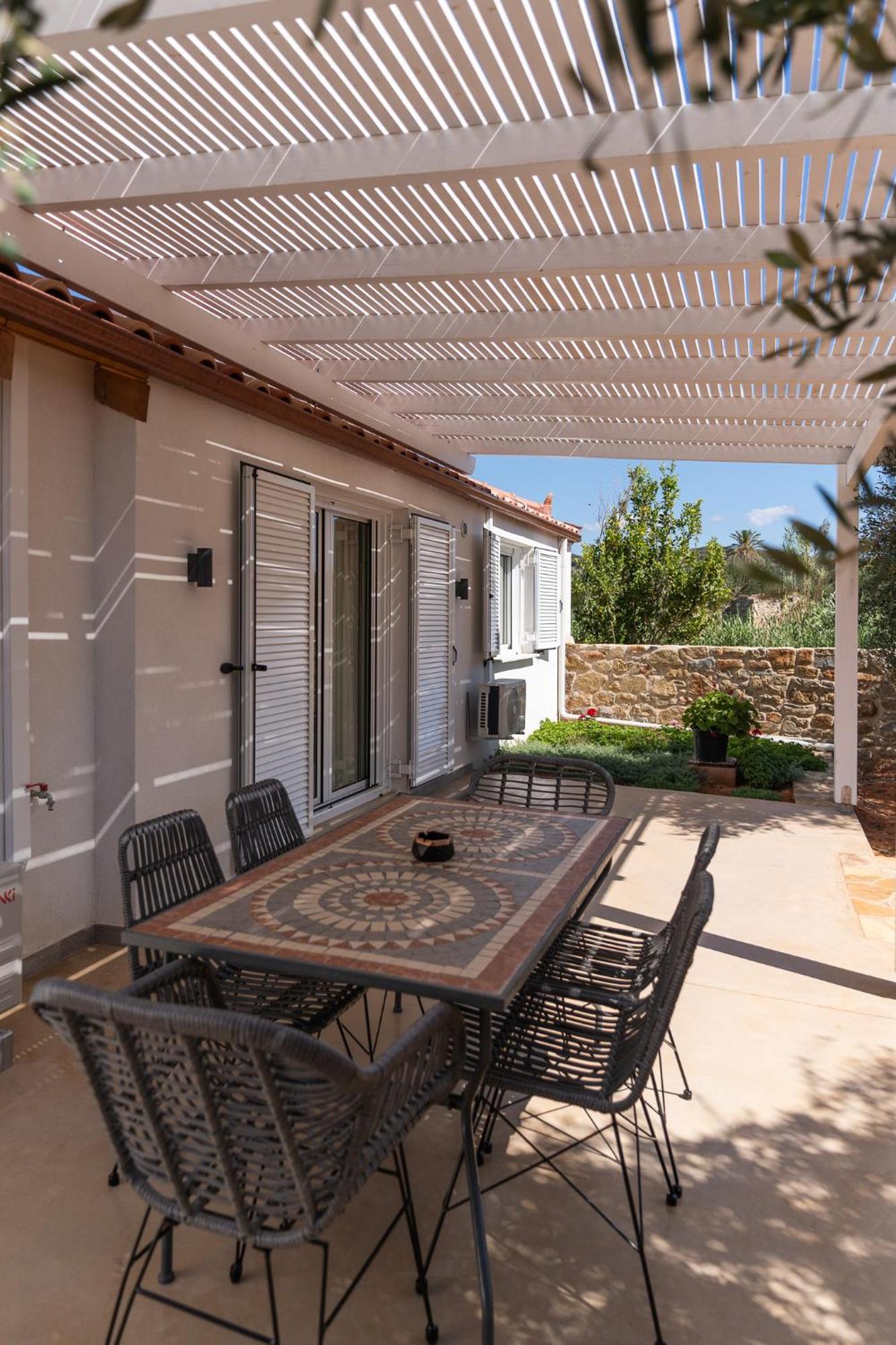 Lithos Hotel *