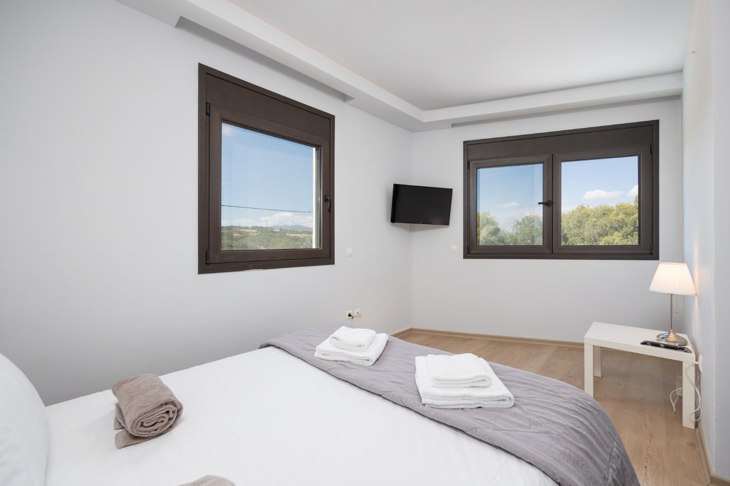 Dias Villa *