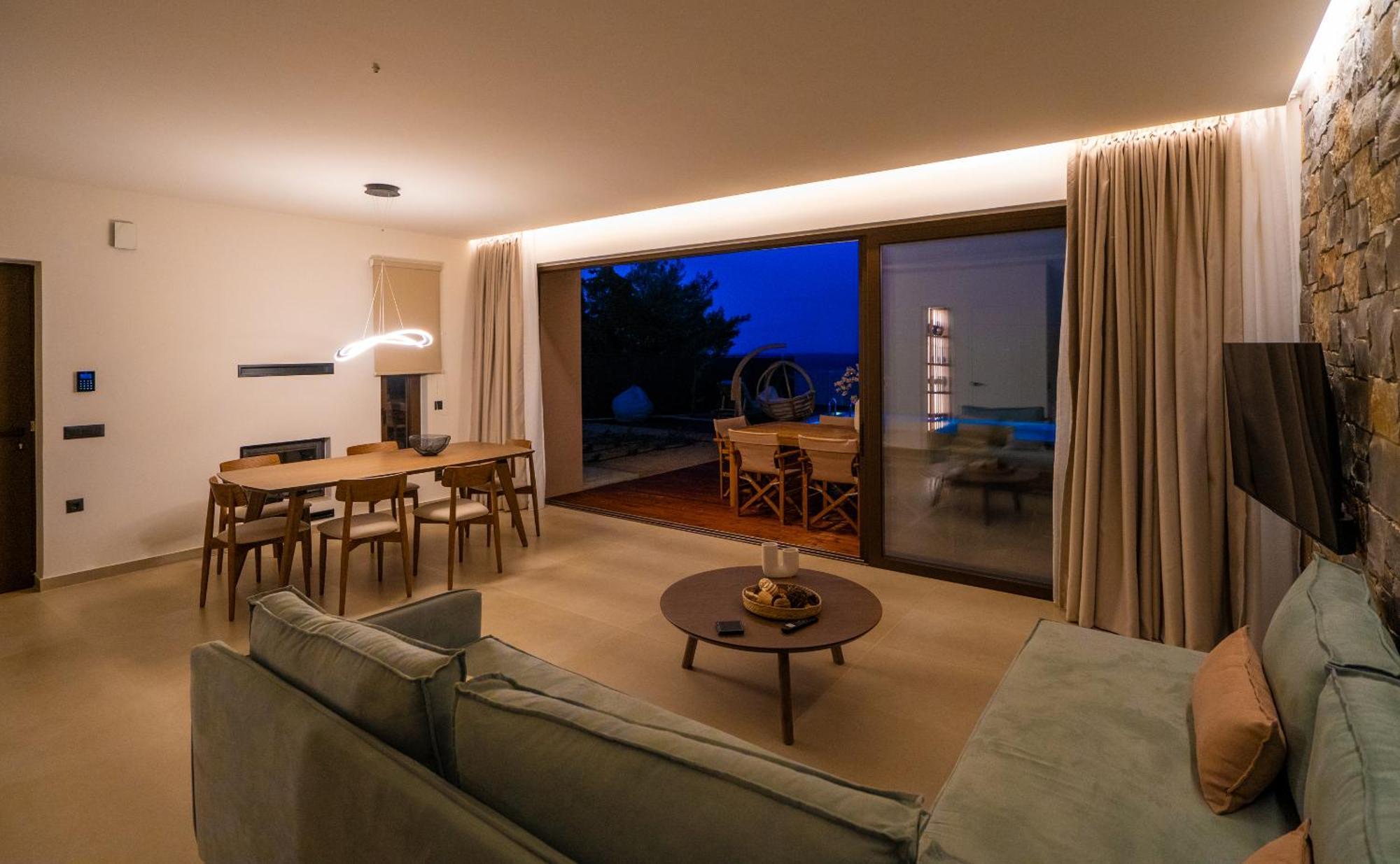 Canvas By The Sea Villa *
