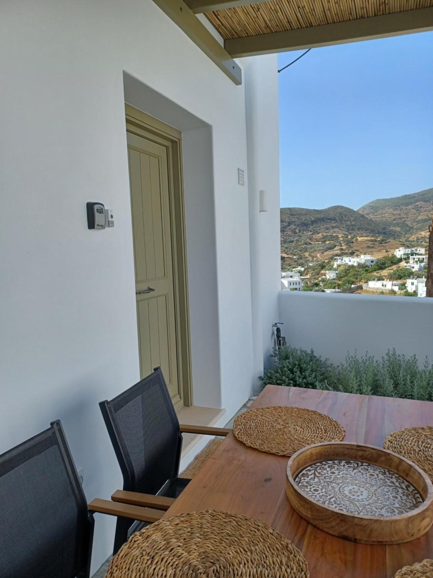 Aerie * Skyros