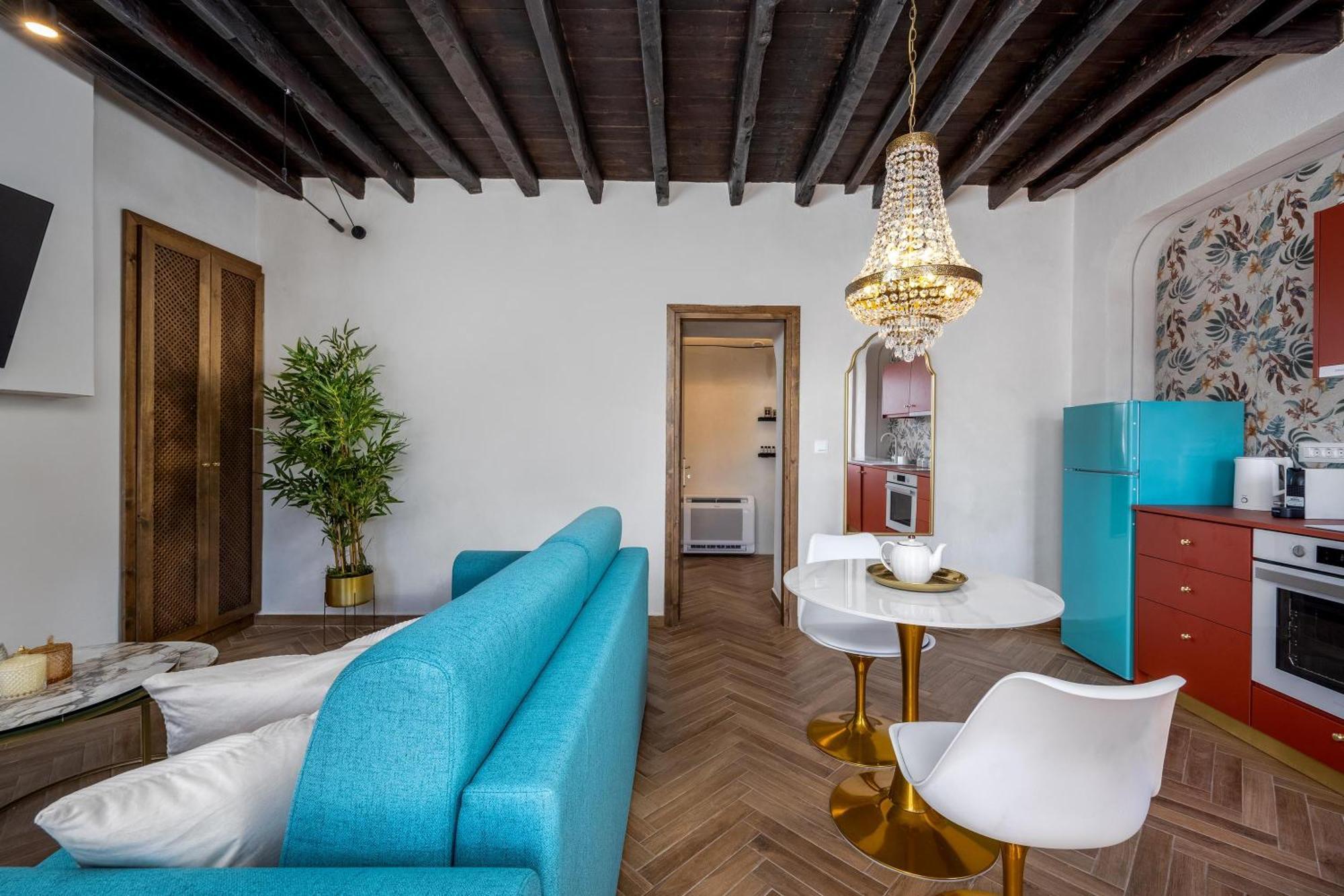 Annikas Port View-ground Apartment Symi
