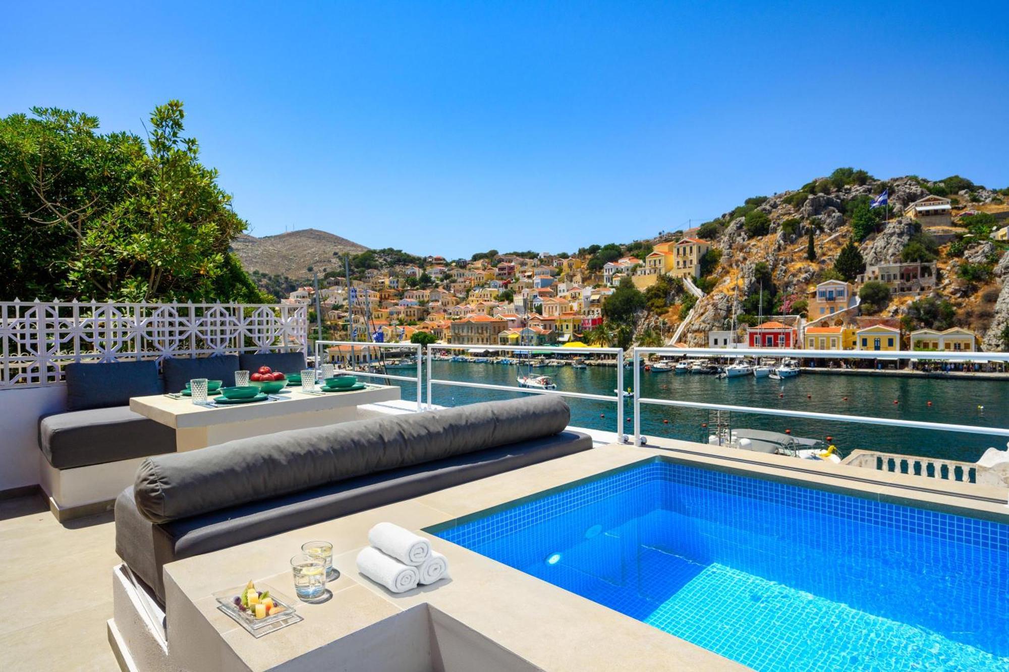 Annikas Port View-ground Symi