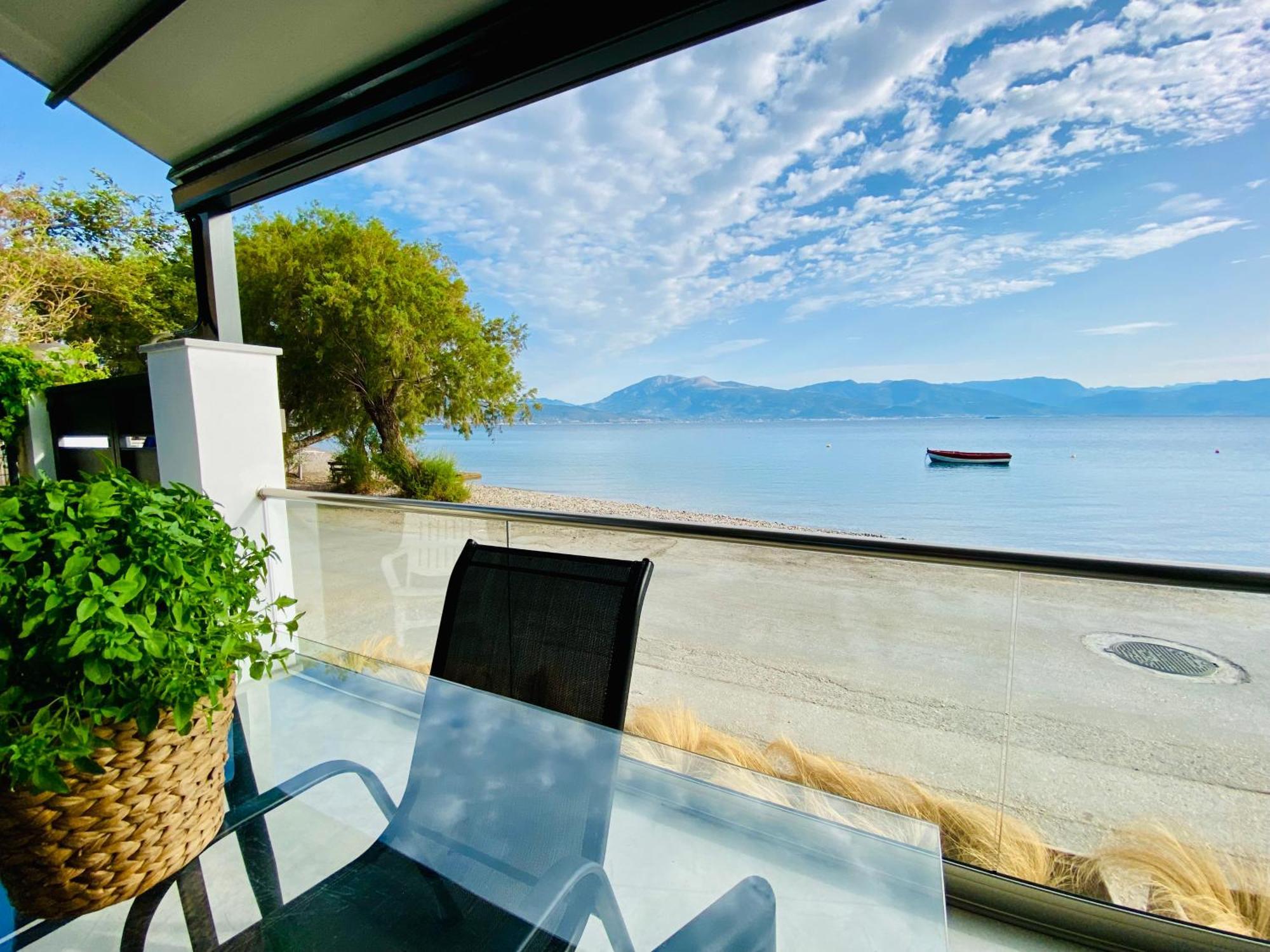 Beachfront Retreat At Agios Vasileios * Patras