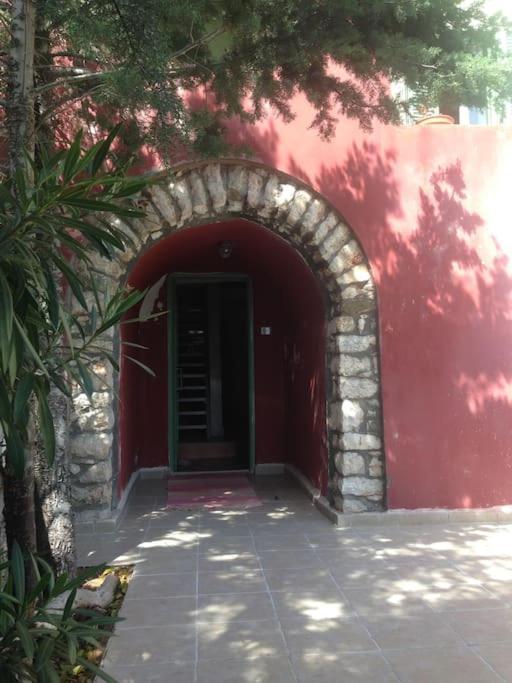 Spacious With View 10 Mins Walk To The *