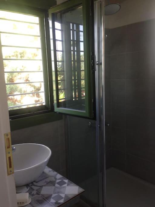 Spacious With View 10 Mins Walk To The Methoni (Messenia)