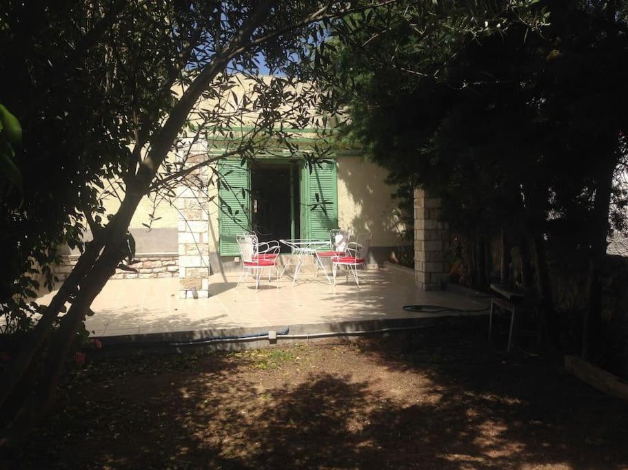 Villa Spacious With View 10 Mins Walk To The *