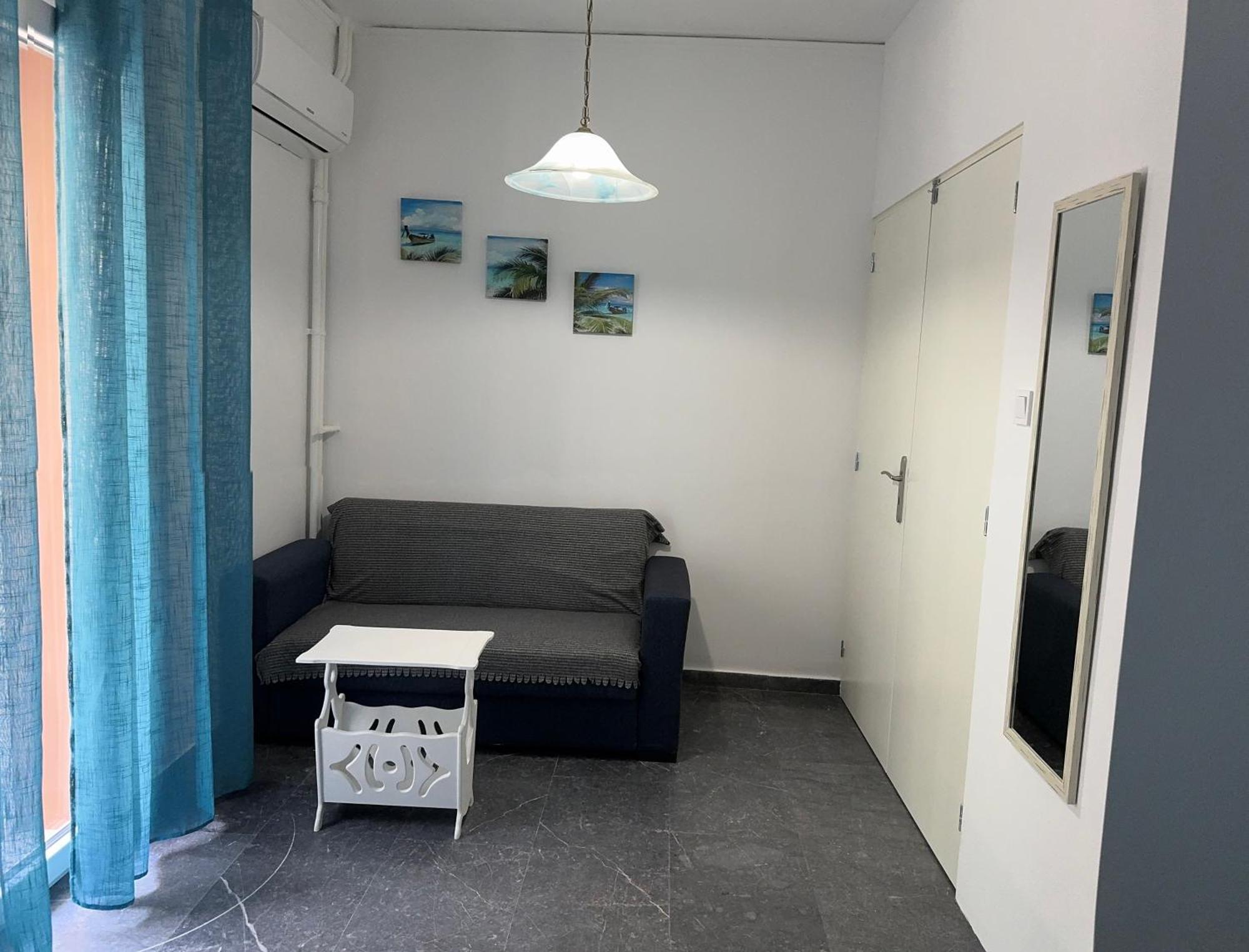 Alex Hause Apartment