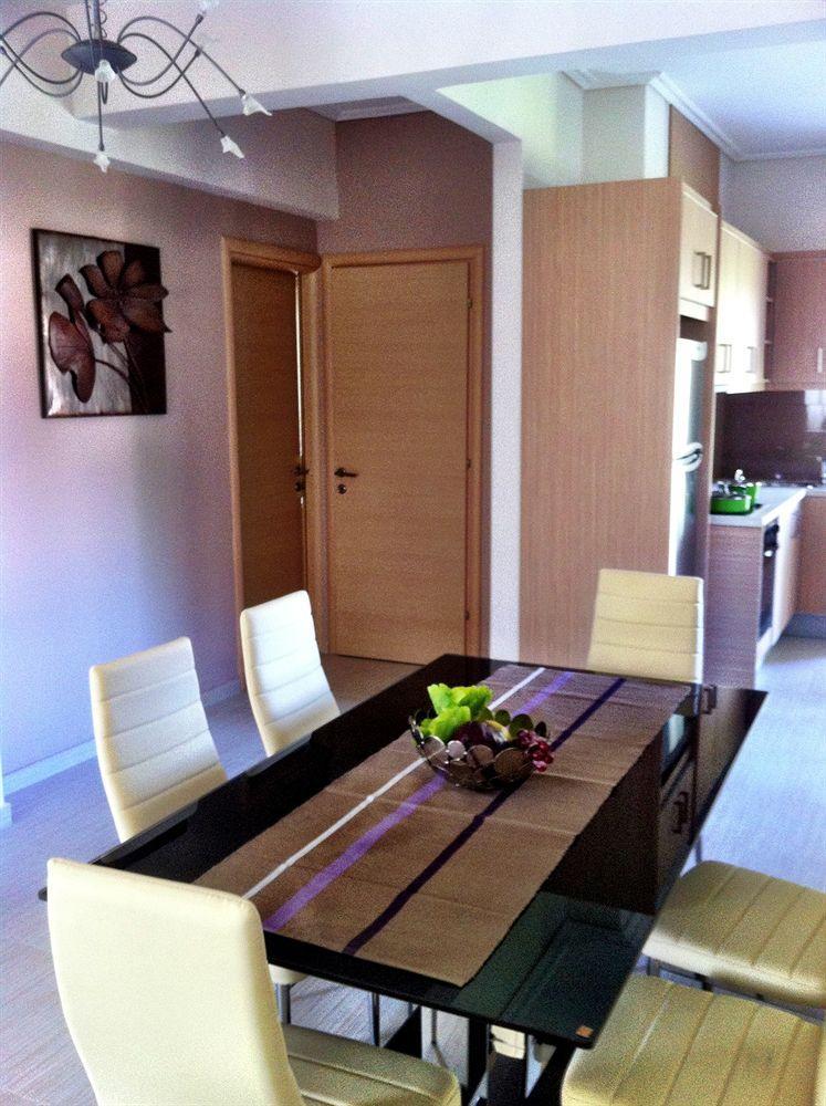 George House Apartment Kariotai